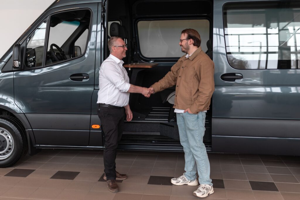 Bli kontaktad - Mercedes-Benz Transportbilar - Landrins Bil